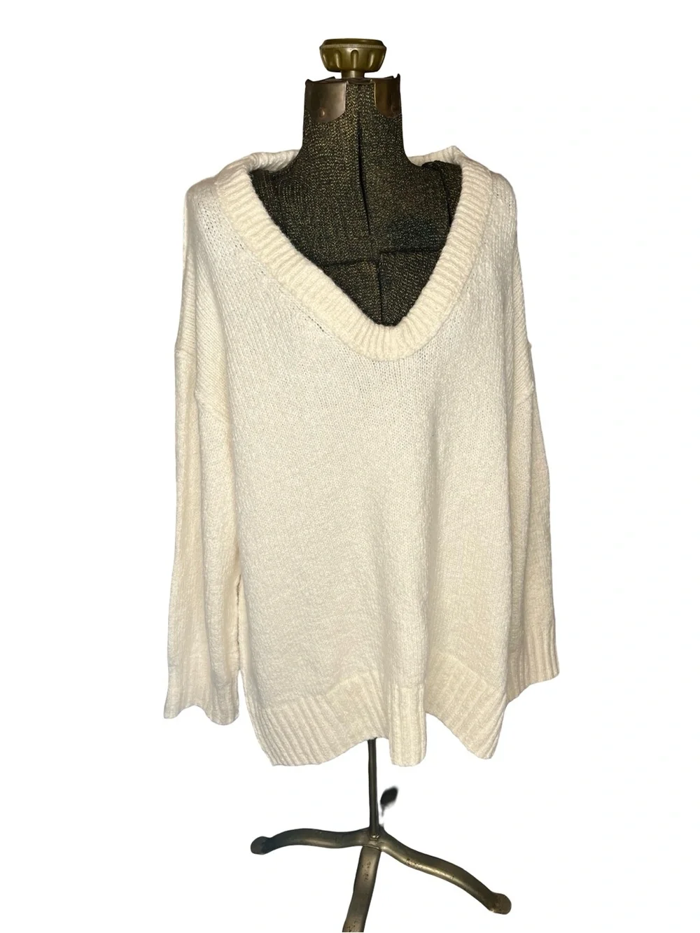 Free People Oversized Cream V Neck Knit Sweater Slouchy Boho Cozy Size Medium - Picture 5 of 8